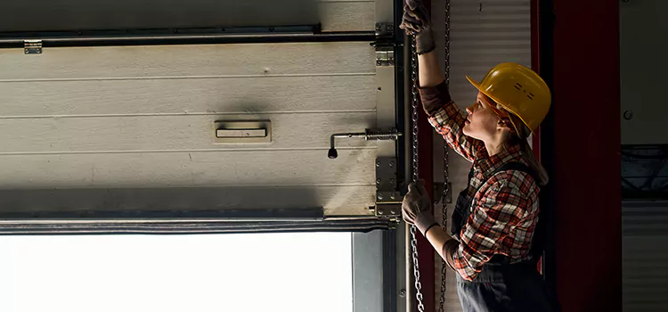 Addressing Common Garage Door Stoppage Issues in Tarpon Springs, FL